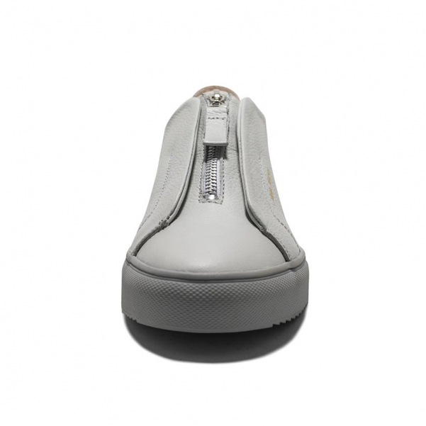 Alternative view of Arigat Gray